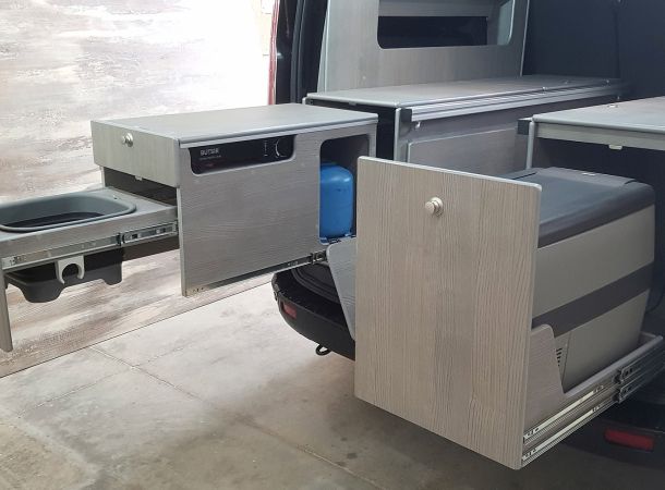 Imagenes de las furgonetas camperizada por la empresa