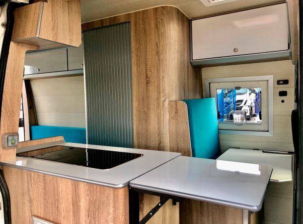 Imagenes de las furgonetas camperizada por la empresa