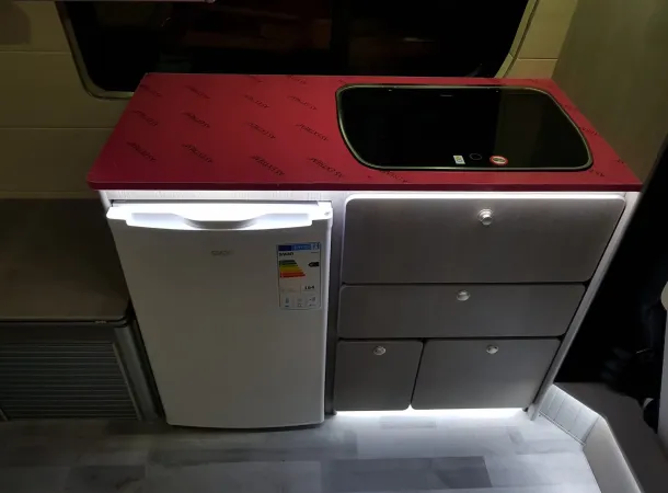 Imagenes de las furgonetas camperizada por la empresa 