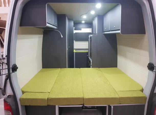 Imagenes de las furgonetas camperizada por la empresa 